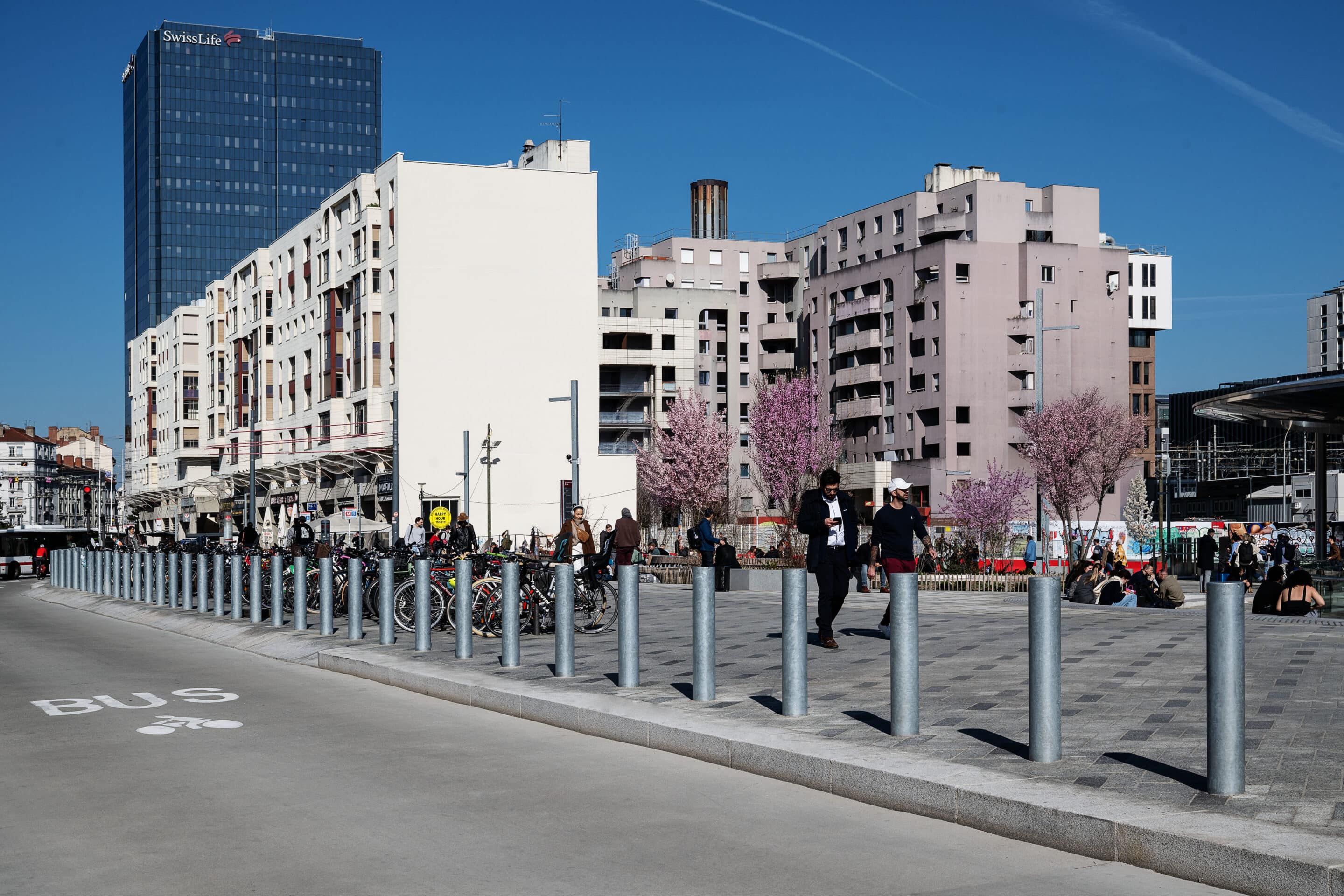 Les avantages des bornes fixes pour sécuriser durablement les espaces publics